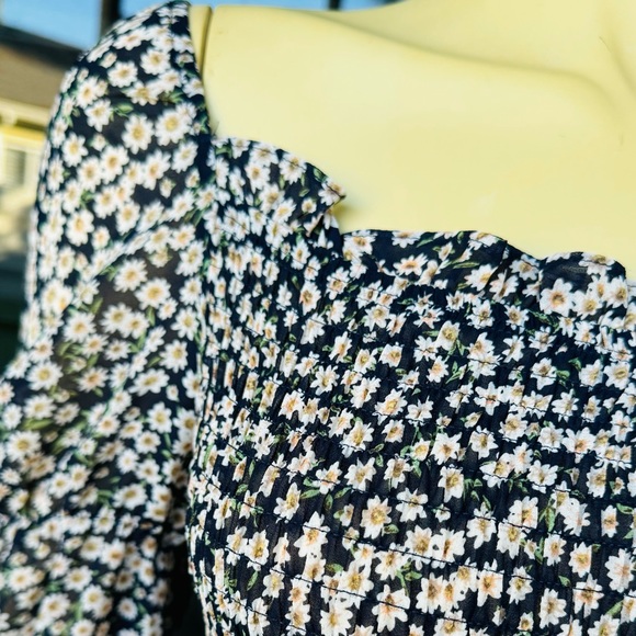 Sugar + Lips Floral Elastic Ruffle Hem Dress - Picture 8 of 10